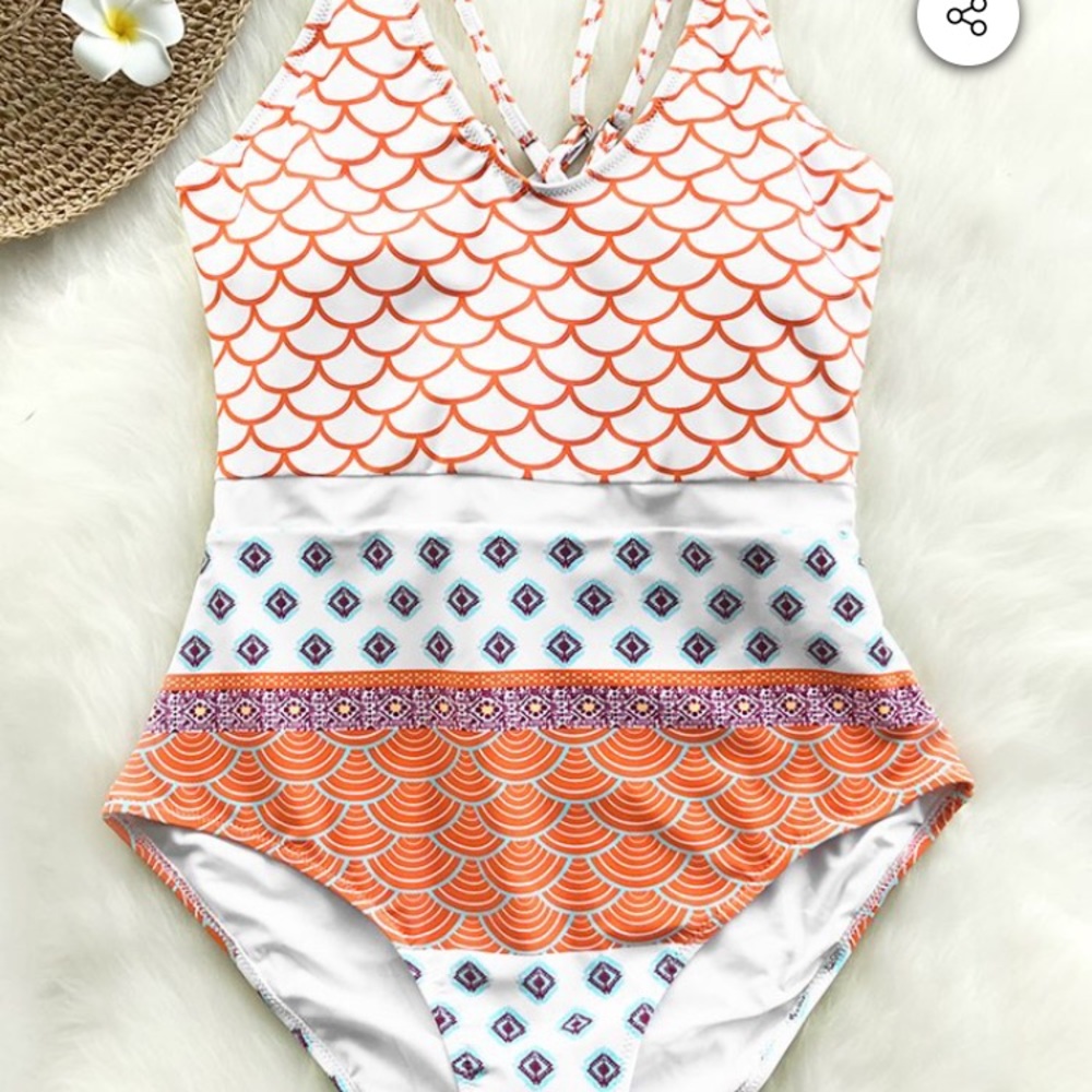 Cup She Beautiful World bathing suit— brand new!